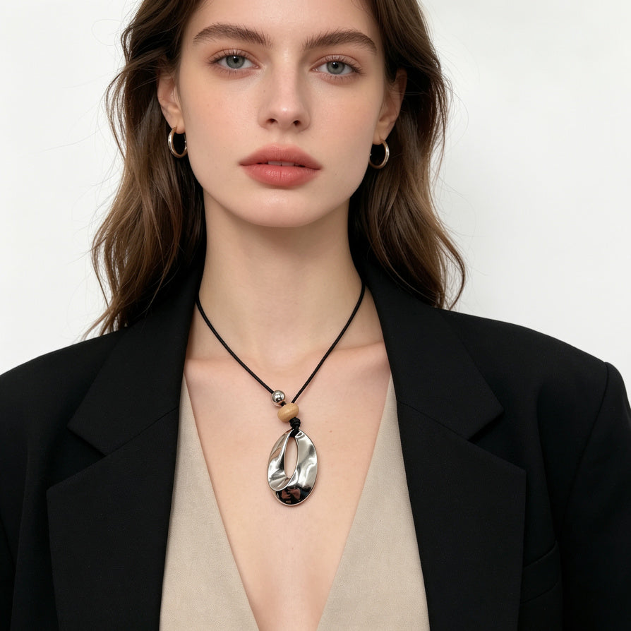 Collares Colgantes de Metal Plata y Madera, Cordón Negro | Moda Minimalista para Mujer, Mayorista