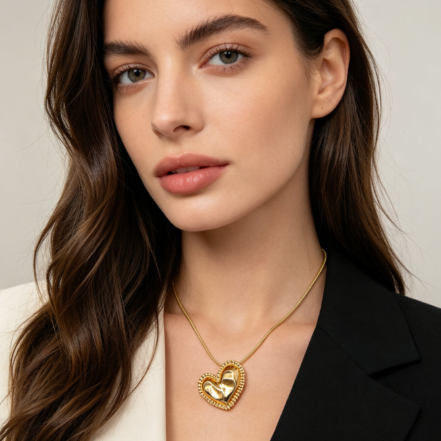 Collar Corazón Dorado - Joyería de Moda al Por Mayor | Diseño Minimalista en Zinc|JI JOYA