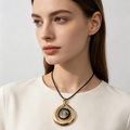 Collar Largo con Colgante de Metal Dorado Forma Lágrima, Cordón Negro, Joyería Moda al Por Mayor|JI JOYA