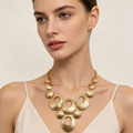 Collar Gargantilla Dorado Texturizado Martillado, Diseño Geométrico Grandes Aros, Joyería Moda Mayorista para Mujer|JI JOYA