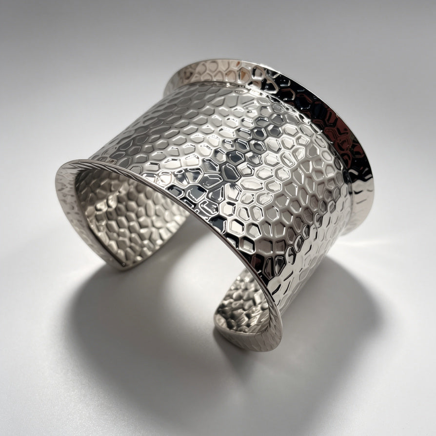 Brazalete Ancho Martillado Mayorista | Diseño Hexagonal Moderno en Plata/Oro|Venta al por mayor|JI JOYA