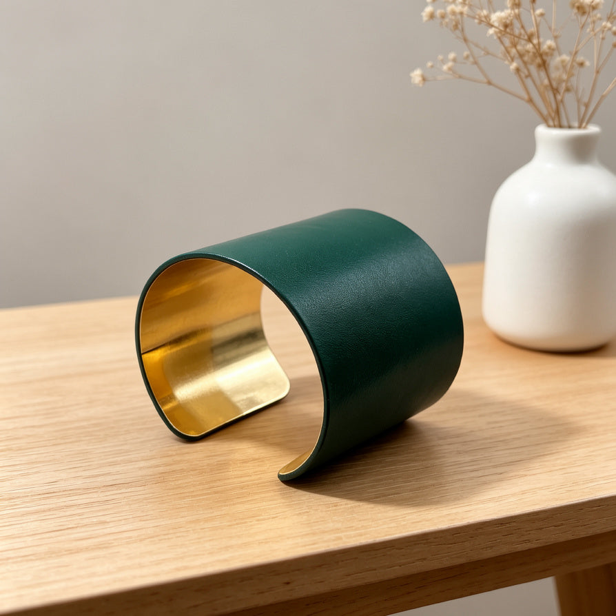 Brazalete Ancho de Cuero Sintético con Detalle Dorado, Estilo Serpiente y Liso Verde, Mayorista Moda para Mujer|JI JOYA