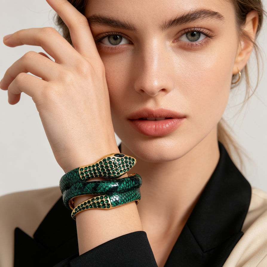 Pulsera Serpiente Enrollada con Cristales y Esmalte - Diseño Lujoso - Mayorista|JI JOYA