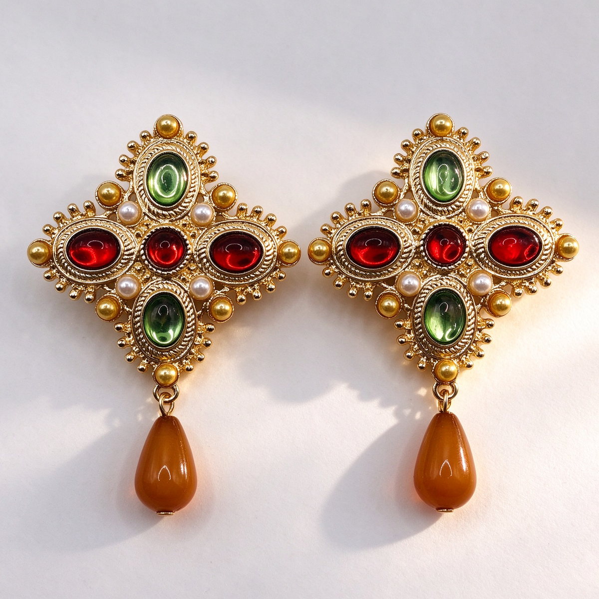 Set de collar y aretes vintage barroco, joyería dorada con piedras de colores, al por mayor B2B|JI JOYA