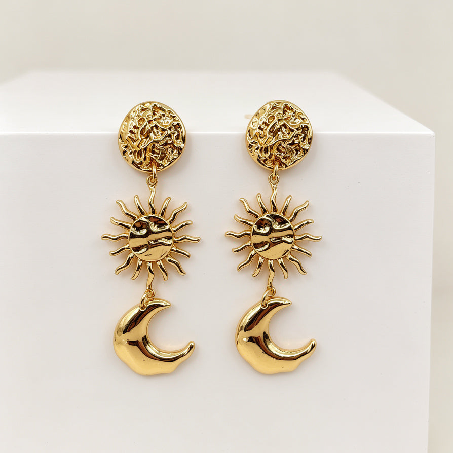Pendientes Texturizados de Sol y Luna | Proveedor de Accesorios de Moda al Por Mayor|JI JOYA