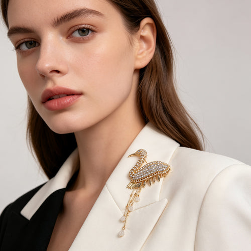 Broche Cisne con Colgantes de Cadena, Diseño Elegante con Circonias, Joyería al Por Mayor para Mujeres|JI JOYA