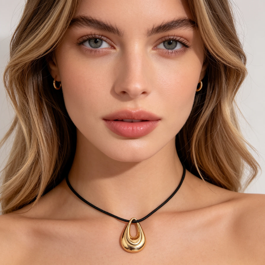 Collar Minimalista de Oro con Cordel Negro - Mayorista para Tiendas|JI JOYA
