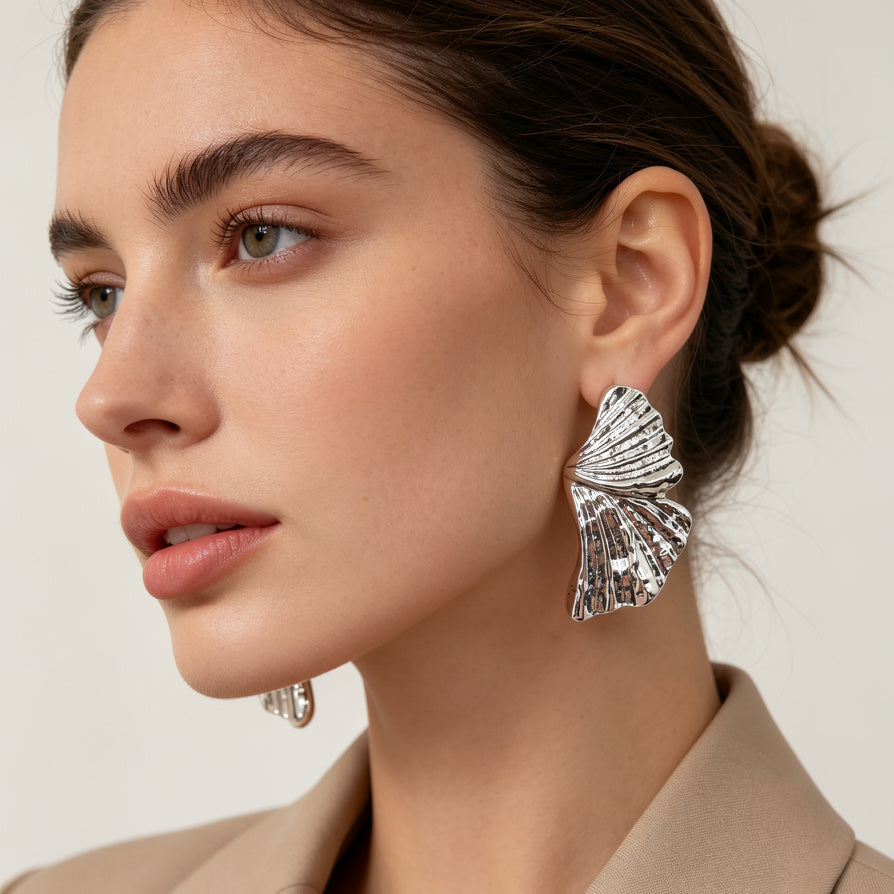 Pendientes de Hoja de Ginkgo Metálicos al Por Mayor | Diseño Texturizado Minimalista, Plata y Dorado|JI JOYA