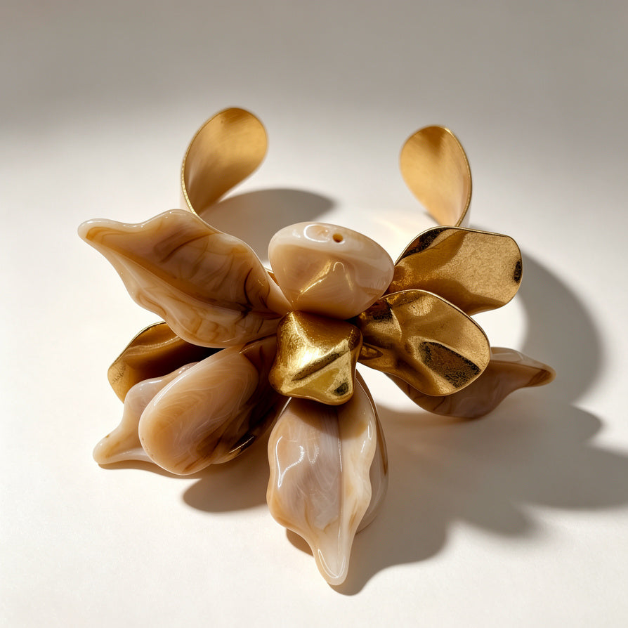 Brazalete de Flor Oversize con Detalles Dorados - 2 Colores - Joyería Mayorista|JI JOYA