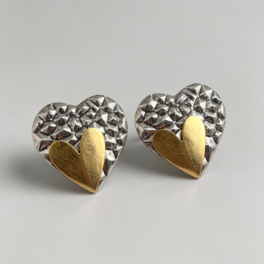Pendientes Doble Corazón Texturizados Bicolor Oro y Plata | Mayorista Accesorios de Moda|JI JOYA