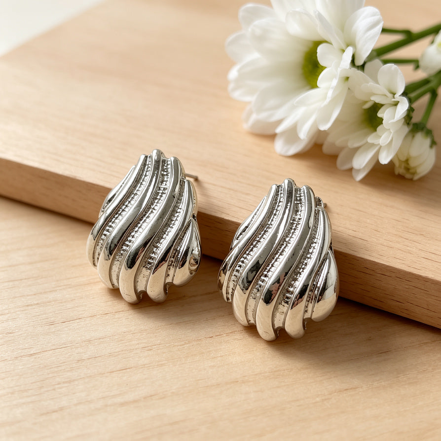 Pendientes de Metal Ondulado Dorado y Plateado - Diseño Minimalista de Moda al Por Mayor|JI JOYA