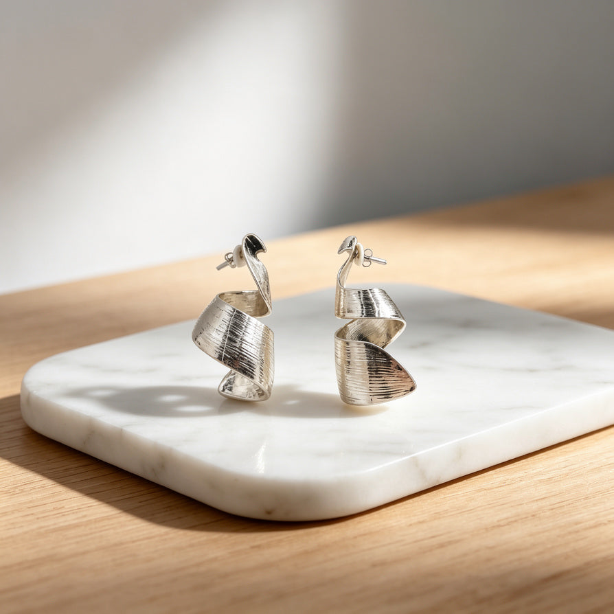 Pendientes de Tira Espiral de Plata al Por Mayor | Diseño Minimalista y Texturizado|JI JOYA