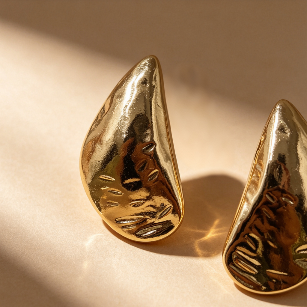 Pendientes grandes en forma de lágrima acabado dorado martillado, accesorios al por mayor|JI JOYA