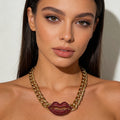 Juego de Joyería Bold Labios Rojos con Cristales - Collar de Cadena y Pendientes Statement