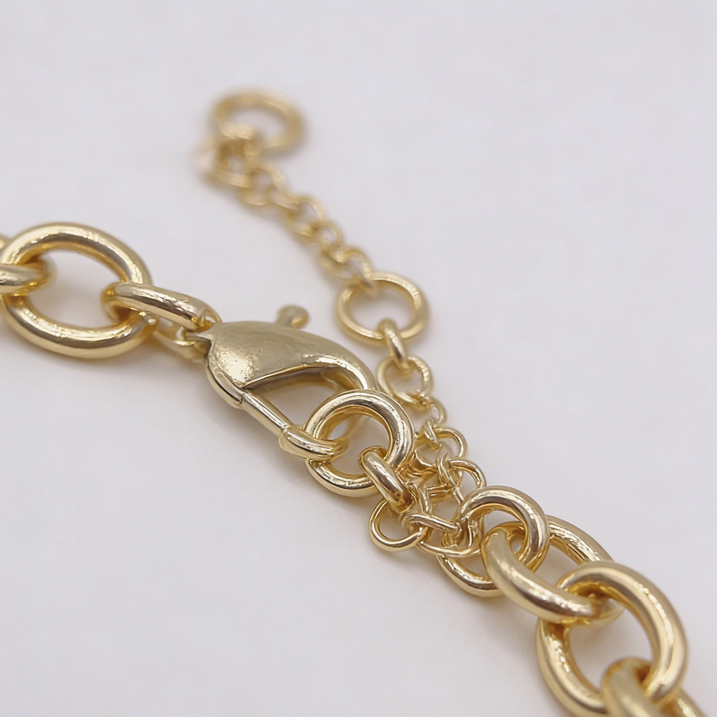 Cadena de clavícula en forma de abanico de dos tonos de estilo europeo y americano: diseño de nicho, collar de lujo de alta gama y asequible.