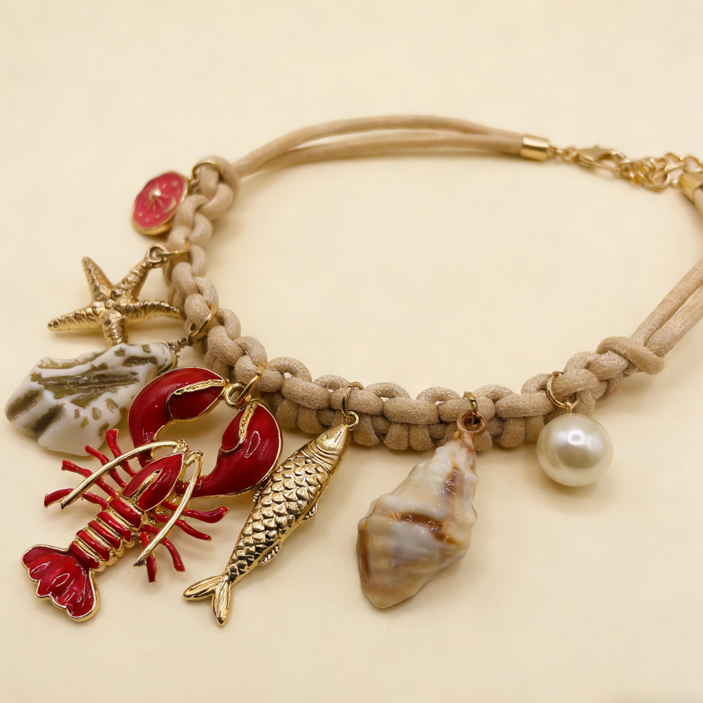¡Sumérgete en el estilo costero con nuestra colección de joyas inspiradas en el océano!
