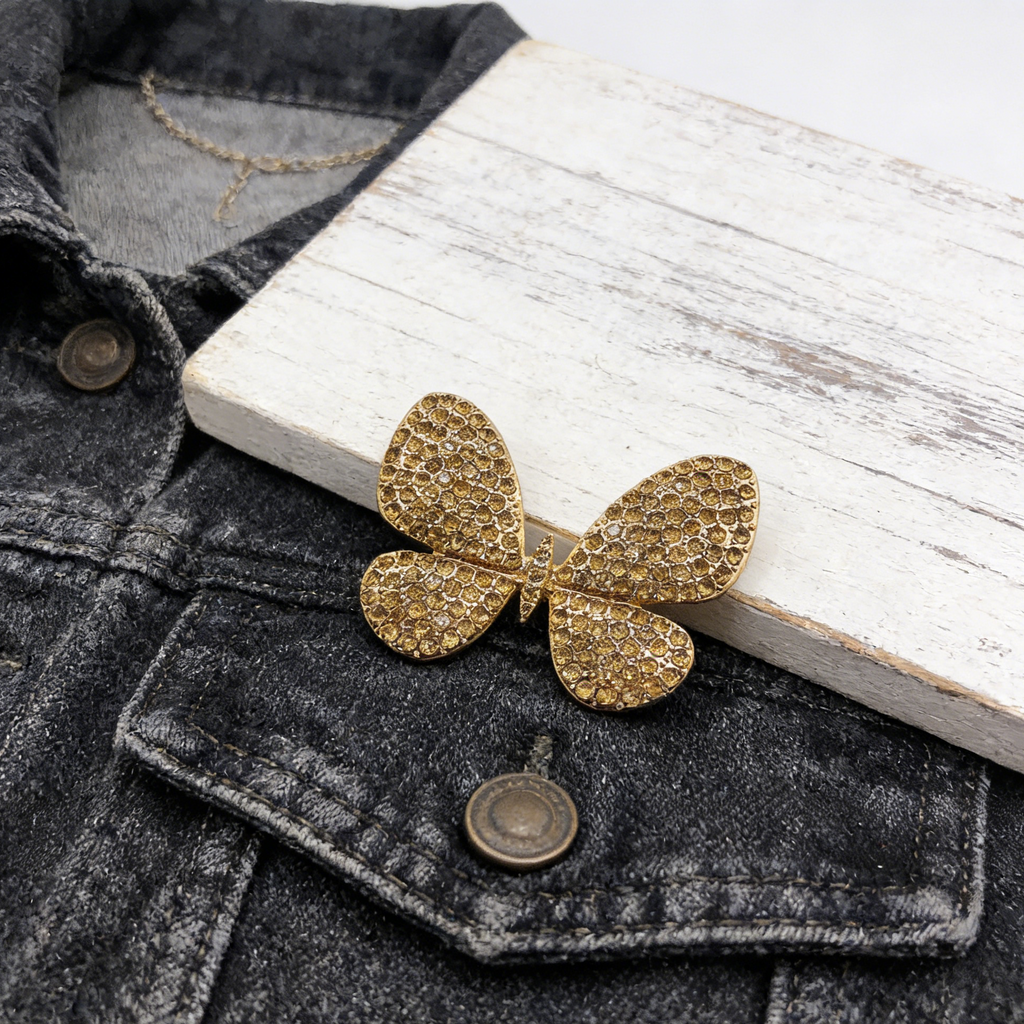 Broche vintage de mariposa con cristales pavimentados | Elegante broche dorado para cárdigans, blusas y bufandas