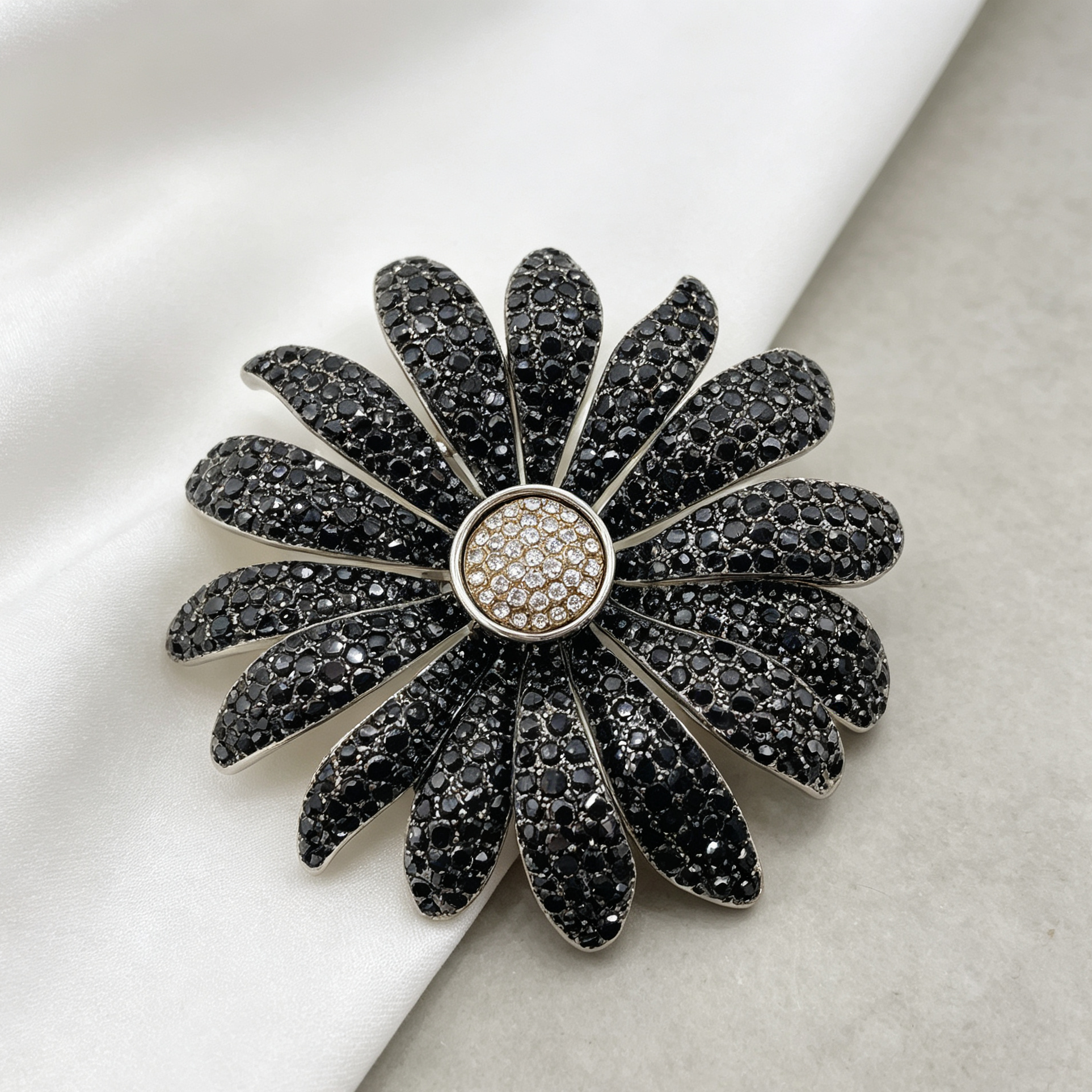 Broche Margarita con Piedras Negras, Broche Flor de Cristal de Moda al Por Mayor|JI JOYA