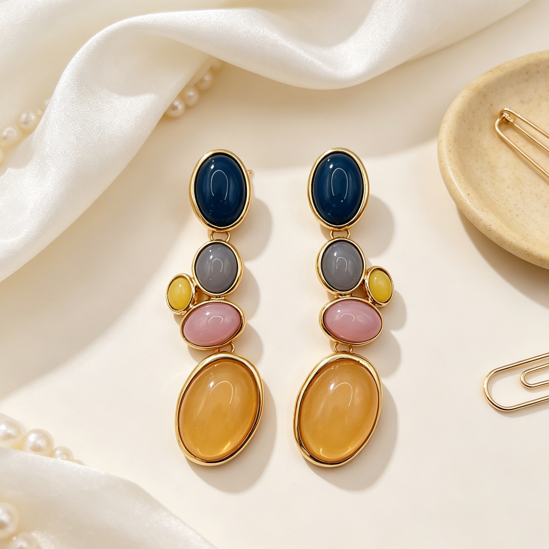 Pendientes Colgantes Multicolores Dorados | Joyería Mayorista Ji Joya