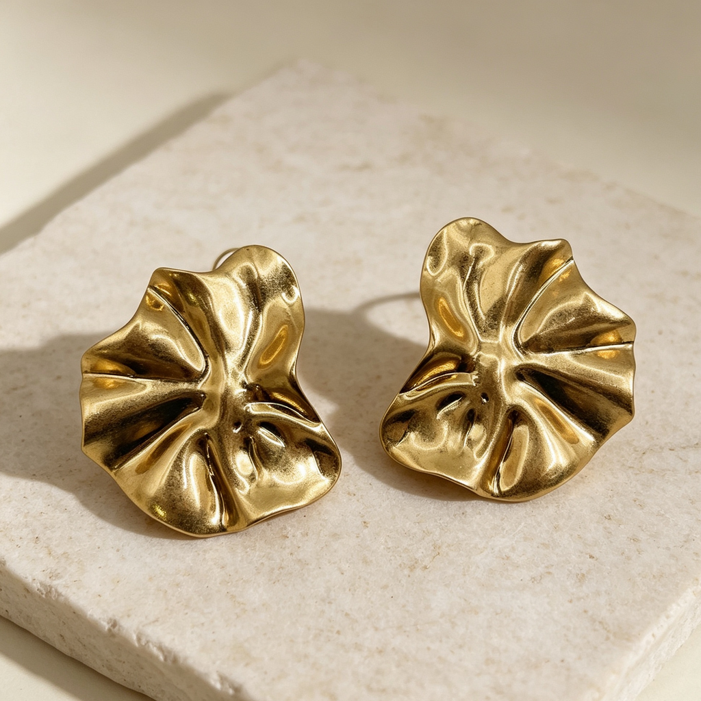 Pendientes grandes pétalo efecto arrugado metal, disponibles en dorado y plata | Venta al por mayor|JI JOYA