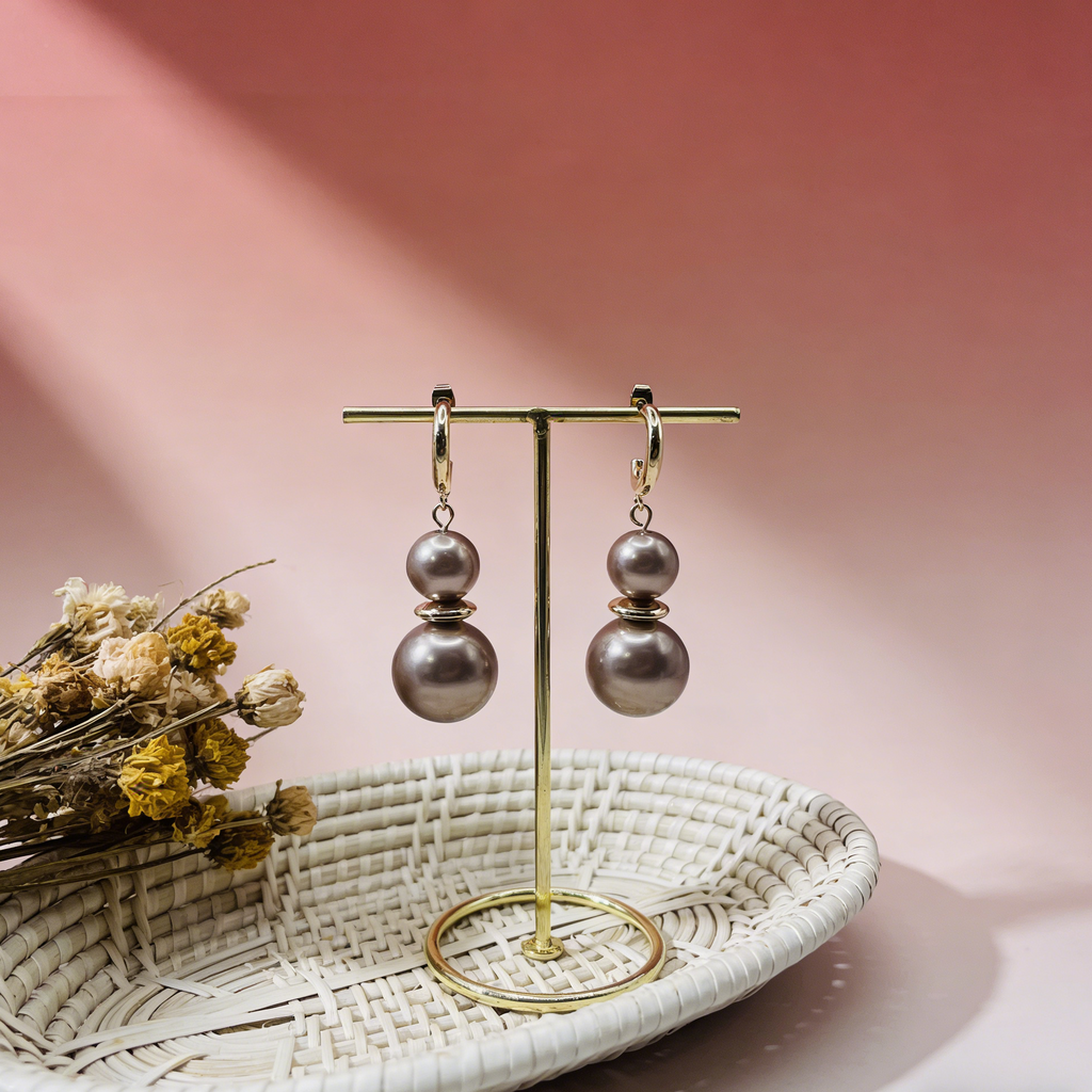 Conjunto de collar y pulsera de perlas gris oscuro mate | Joyería minimalista de lujo con detalles en oro para mujer
