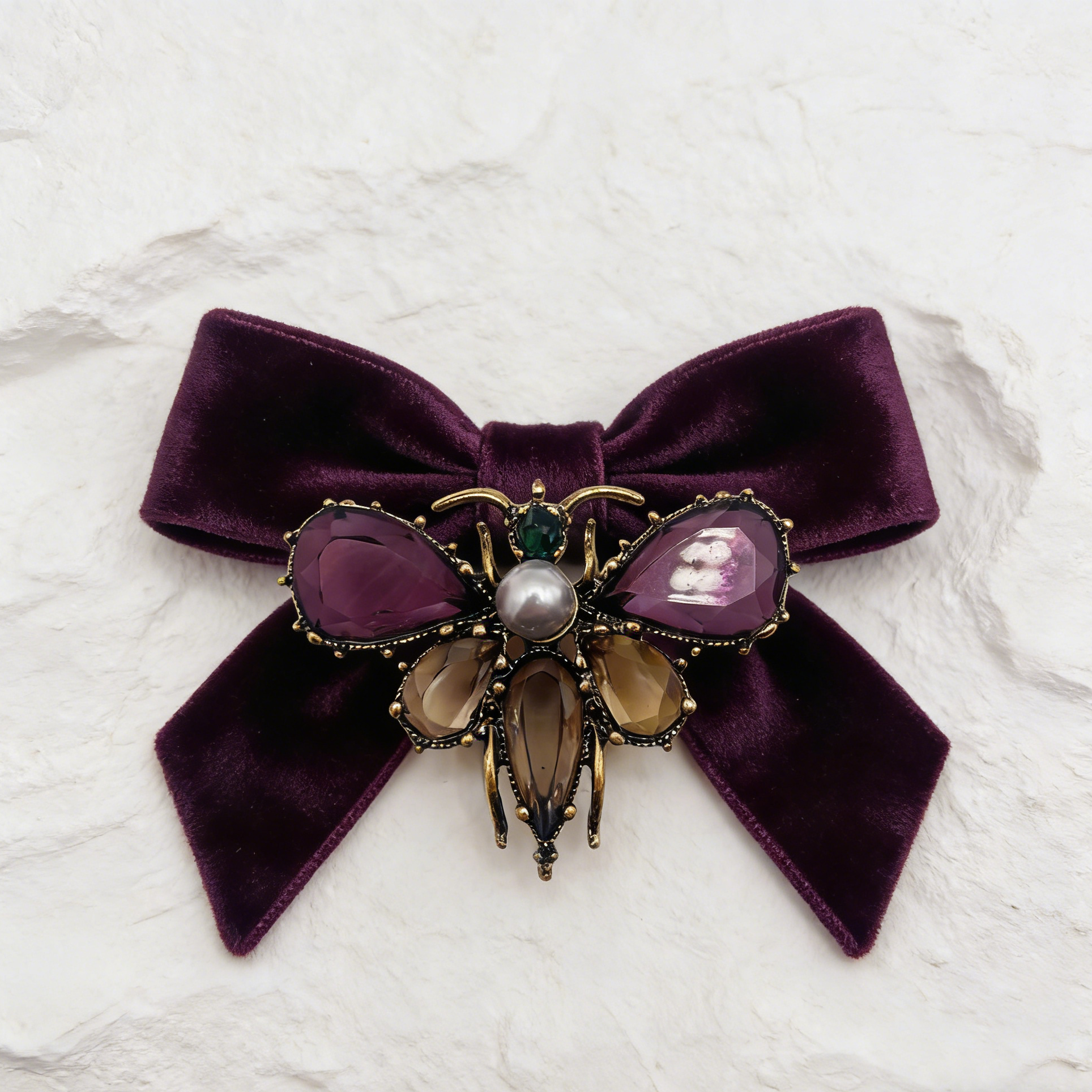 Broche vintage de inseto de cristal roxo | Alfinete atraente com detalhe de pérola retrô