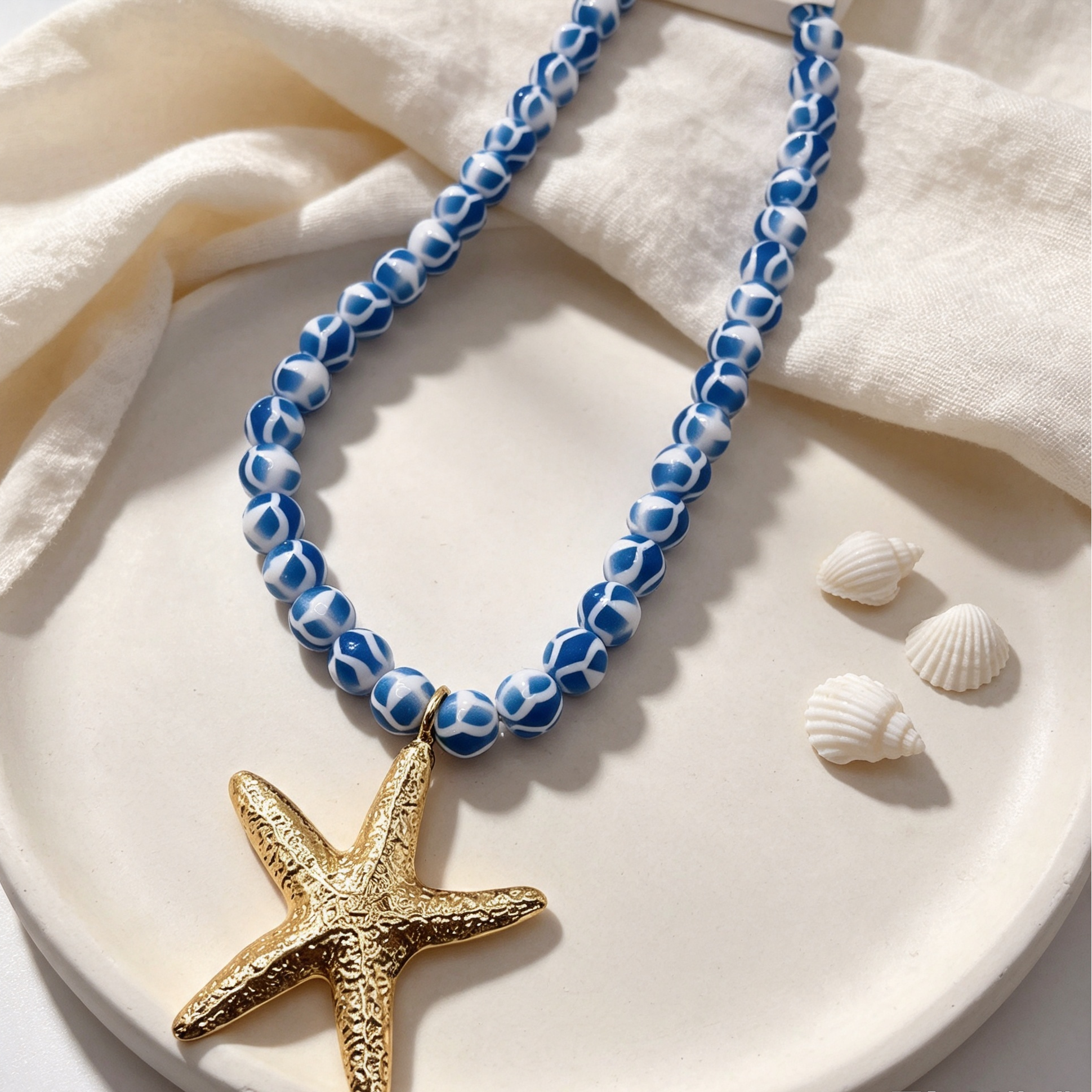 Collar de cuentas rayadas blanco-verde/azul/naranja con colgante de estrella de mar dorada, joyería de playa al por mayor para mujer|JI JOYA