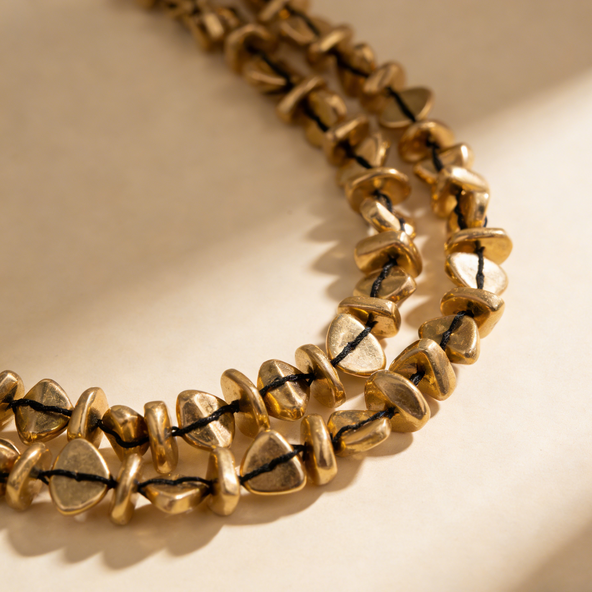 Colar de Camadas de Metal Dourado Vintage - Joias de Moda para Mulher | Elegante e Boho