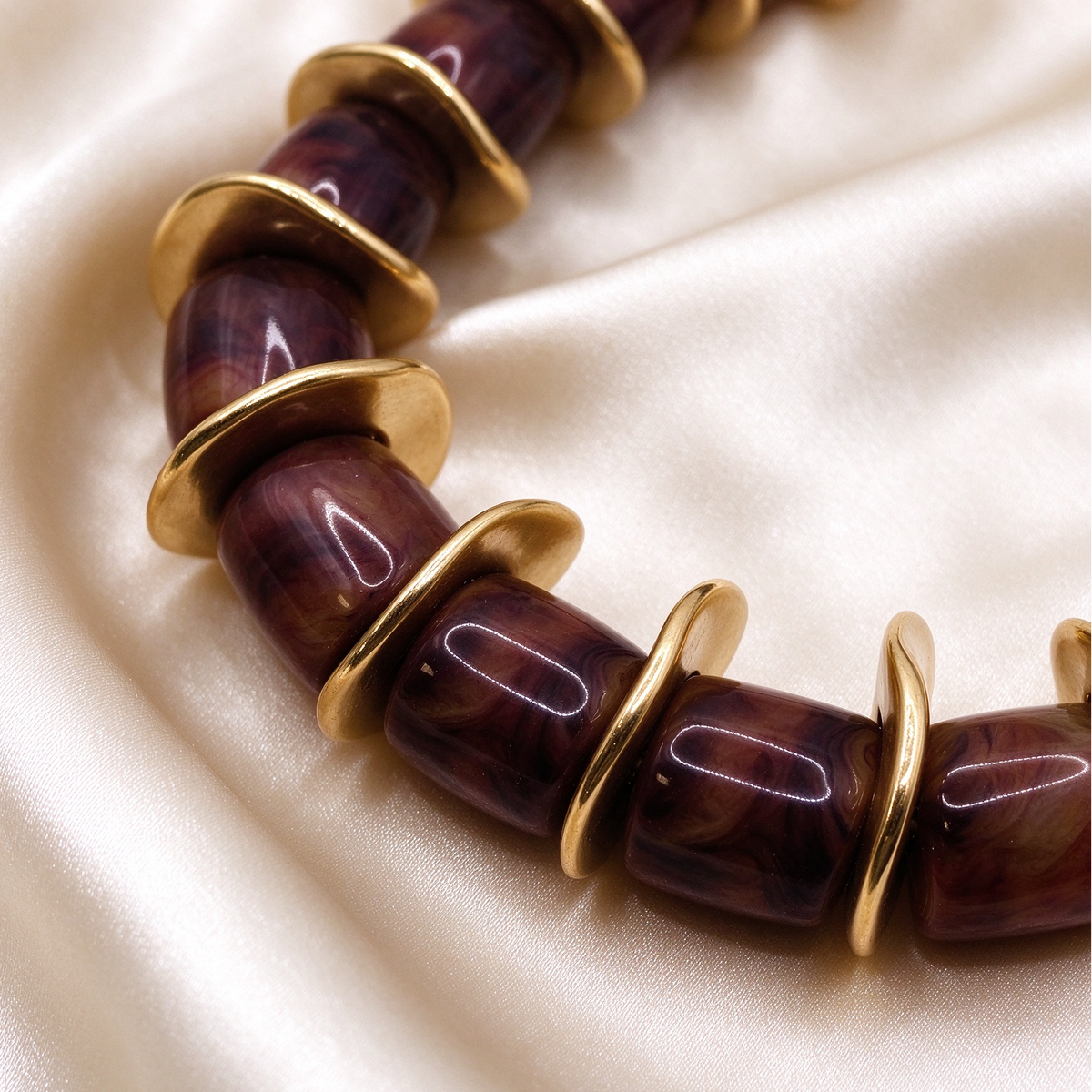 Collar de cuentas efecto mármol bordeaux con separadores dorados, joyería al por mayor|JI JOYA