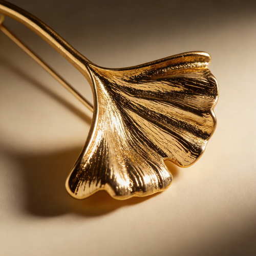 Broche de hoja de ginkgo dorado | Pin vintage minimalista para mujer