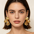 Pendientes Flor Dorada Texturizada | Diseño Original Mayorista JI JOYA