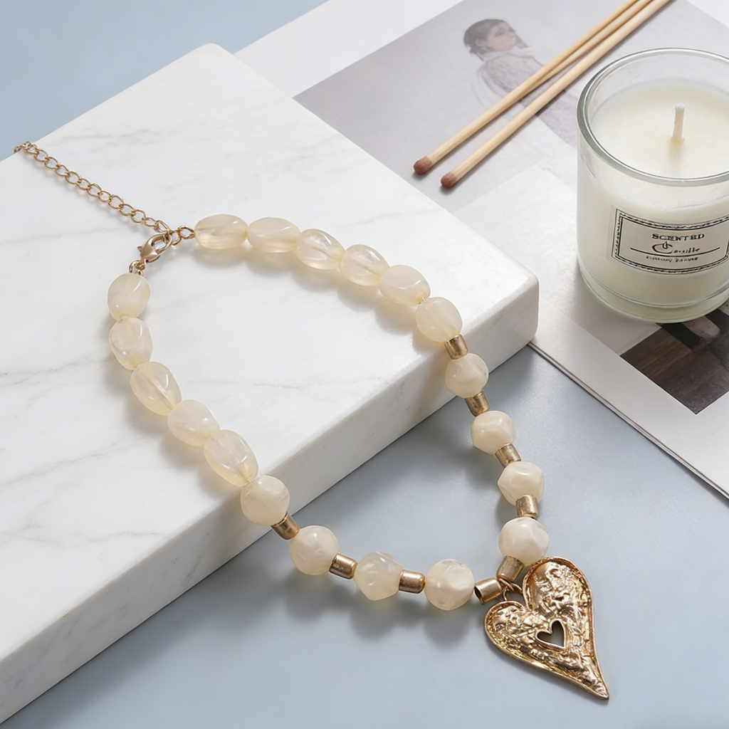 "Collar de cuentas de ágata negra en forma de corazón con efecto desgastado retro": un collar de clavícula de nicho dulce y fresco.