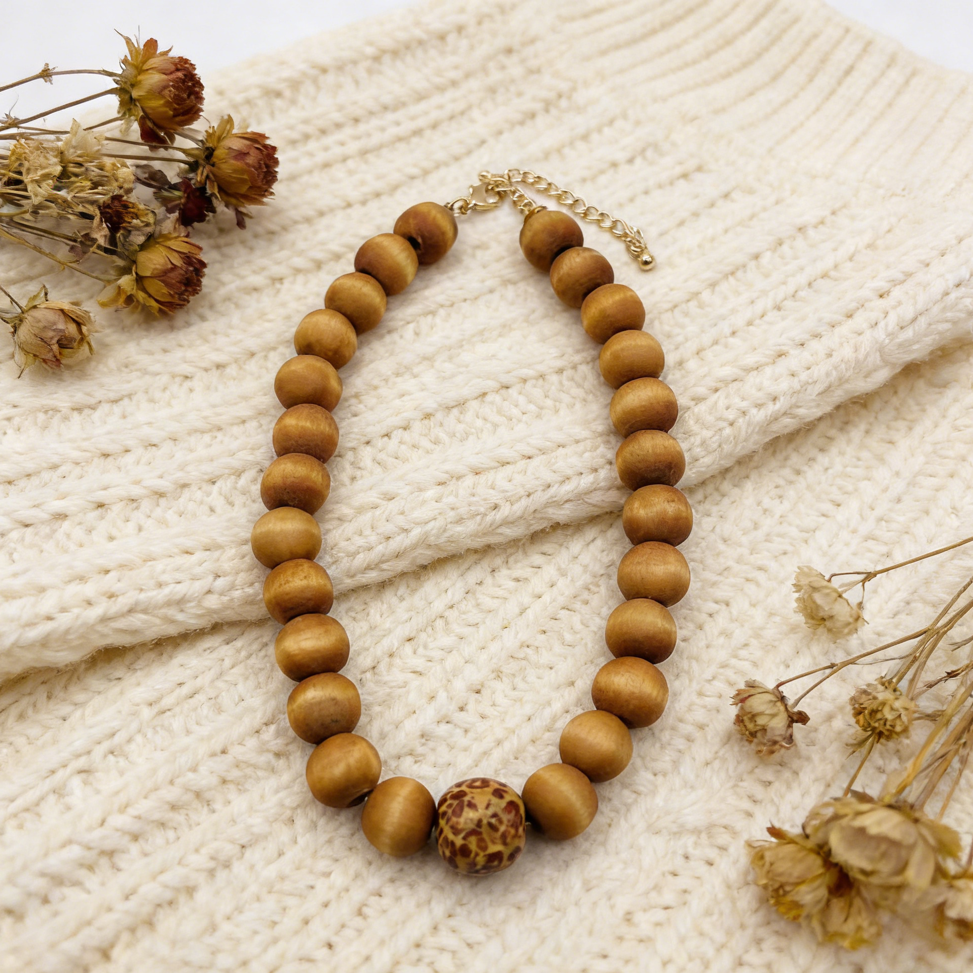 Gargantilla de cuentas de madera natural | Joyería minimalista bohemia con estilo