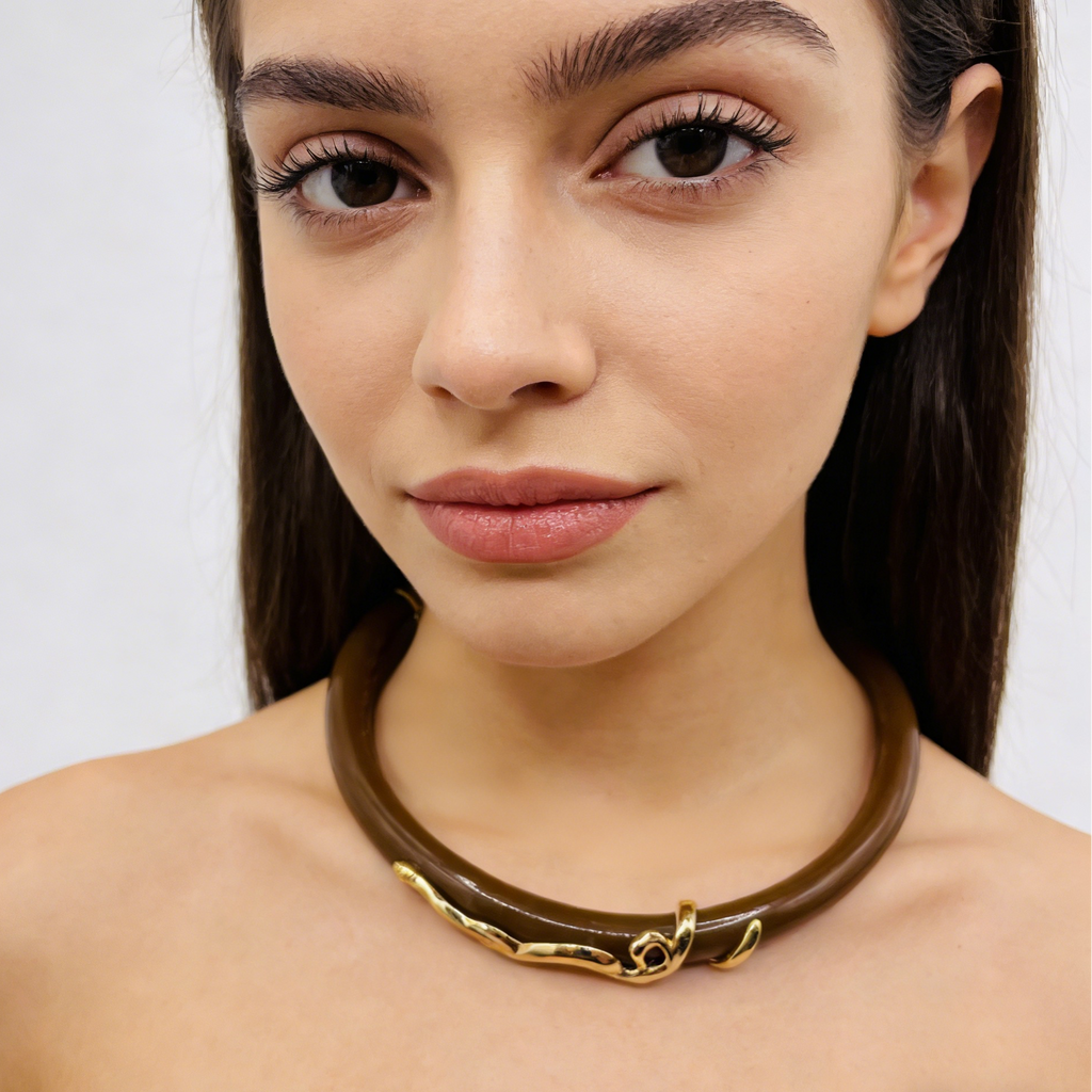 Conjunto de Joyas de Resina con Detalles de Oro - Disponible en Marrón y Negro