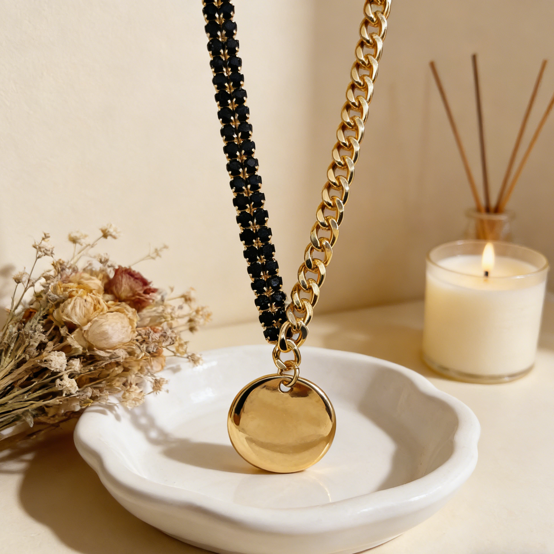 Collar asimétrico de oro negro | Cadena gruesa de cristal y metal | Colgante de disco llamativo | Joyería de fiesta Y2K para mujer