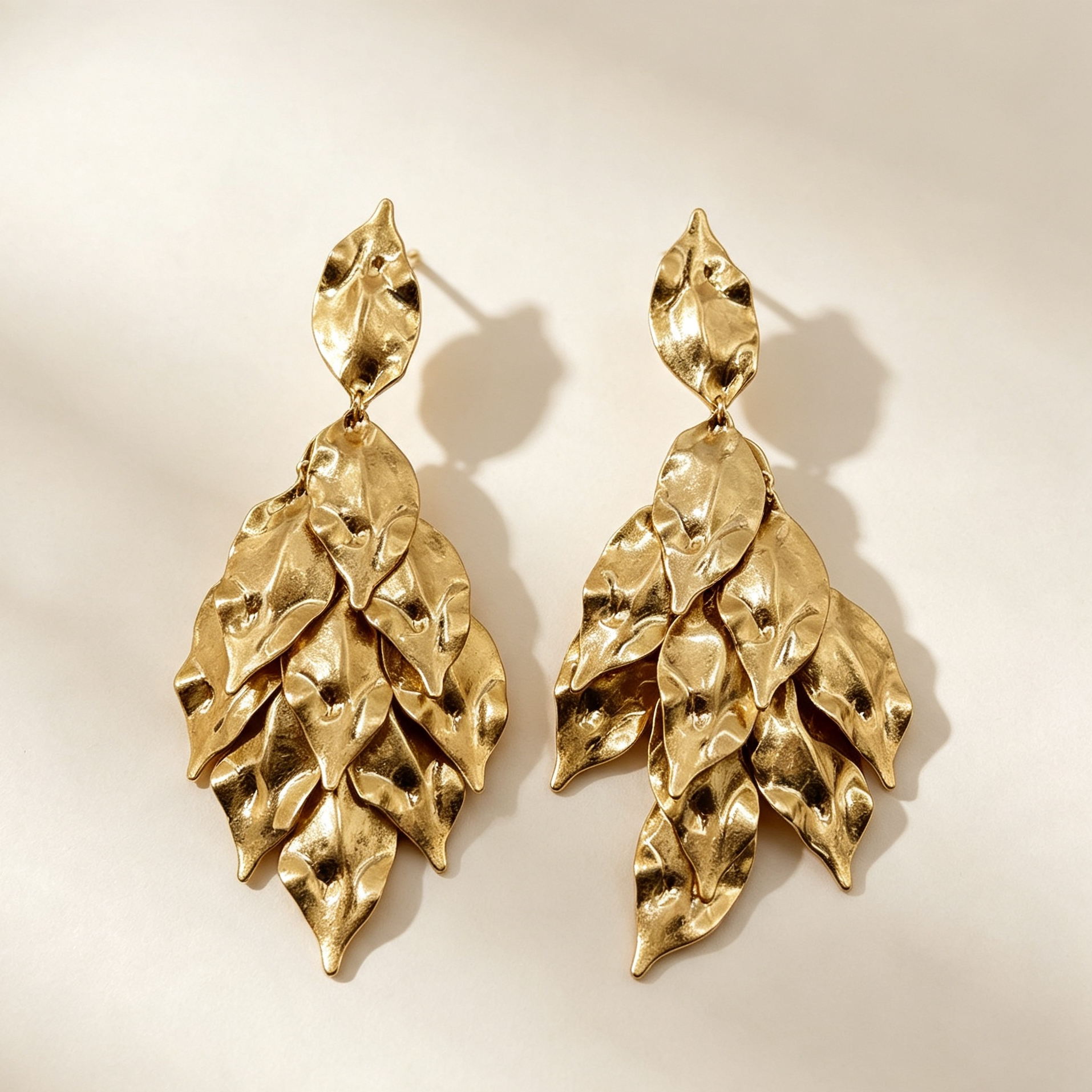 Pendientes Largos Hojas Metálicas Doradas, Pendientes Statement Mayorista|JI JOYA
