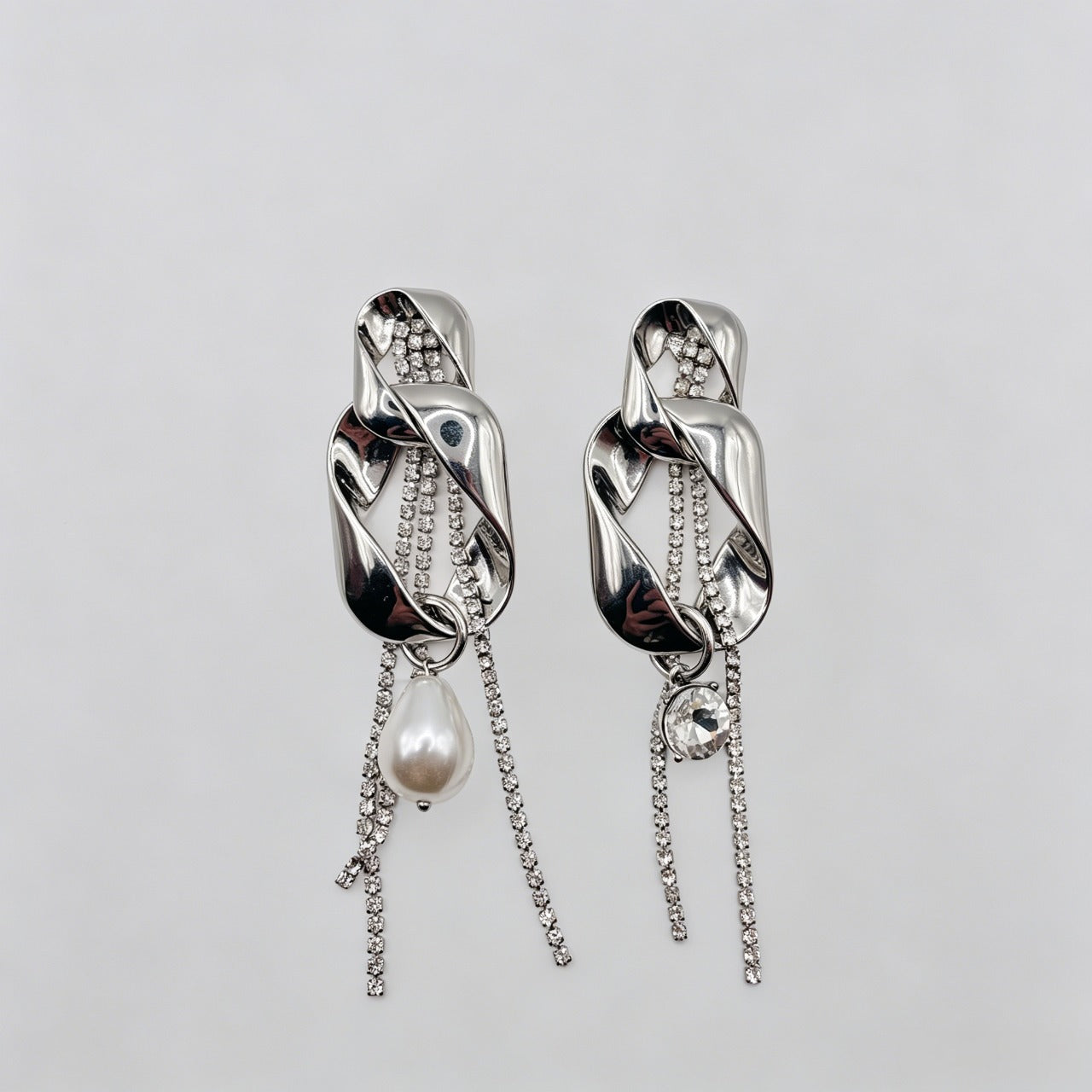 Pendientes Asimétricos Cadena de Cristal con Perla - Oro/Plata al Por Mayor|JI JOYA