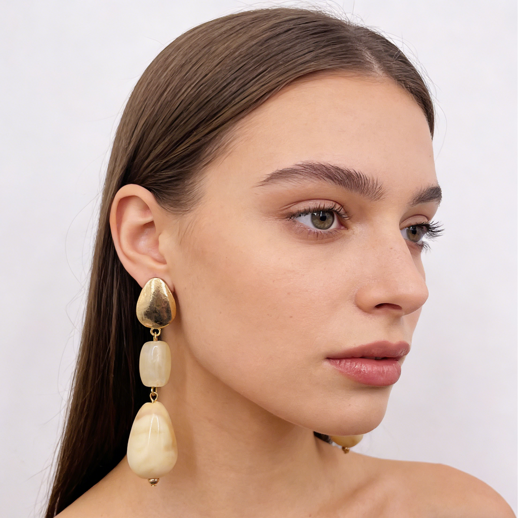 Pendientes colgantes de resina verde oliva | Pendientes colgantes dorados texturizados