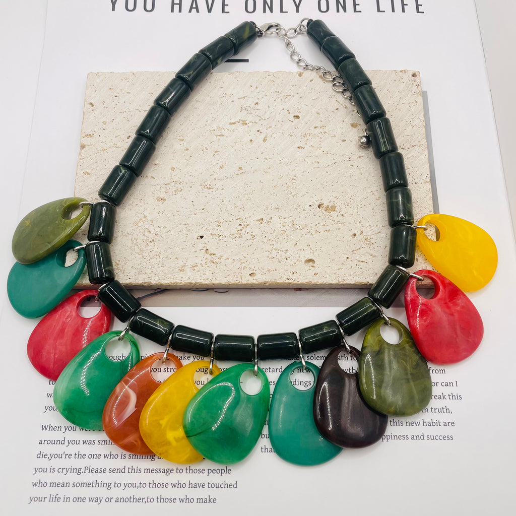Collar de Resina Multicolor para Mujer, Collar Statement con Colgantes de Gota, Diseño Chunky y Ajustable, Joyería de Moda para Venta al Por Mayor|JI JOYA