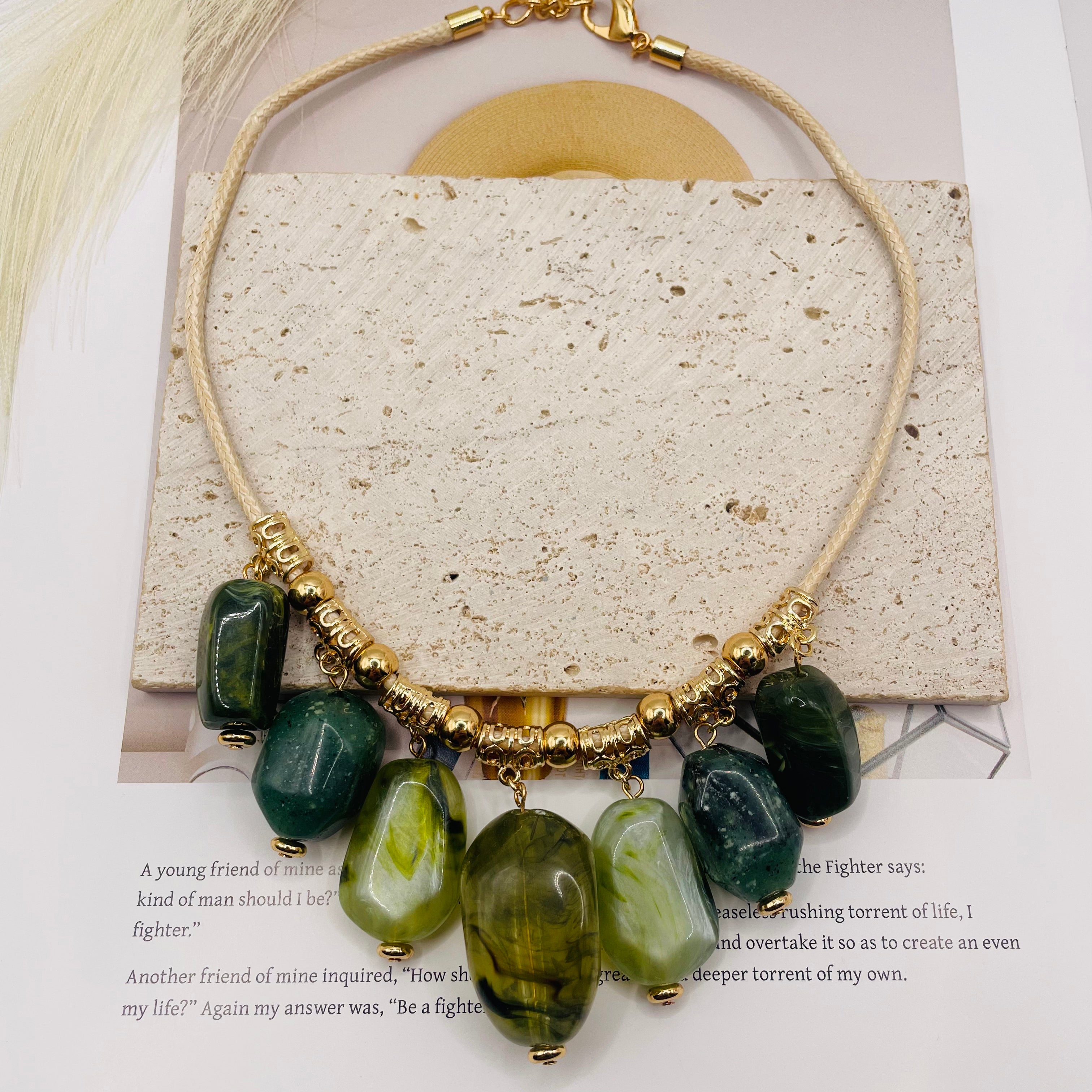 JI JOYA VENTA AL POR MAYORCollar de Moda con Cuentas Colgantes de Resina - Diseño Boho-Chic | Mayoreo