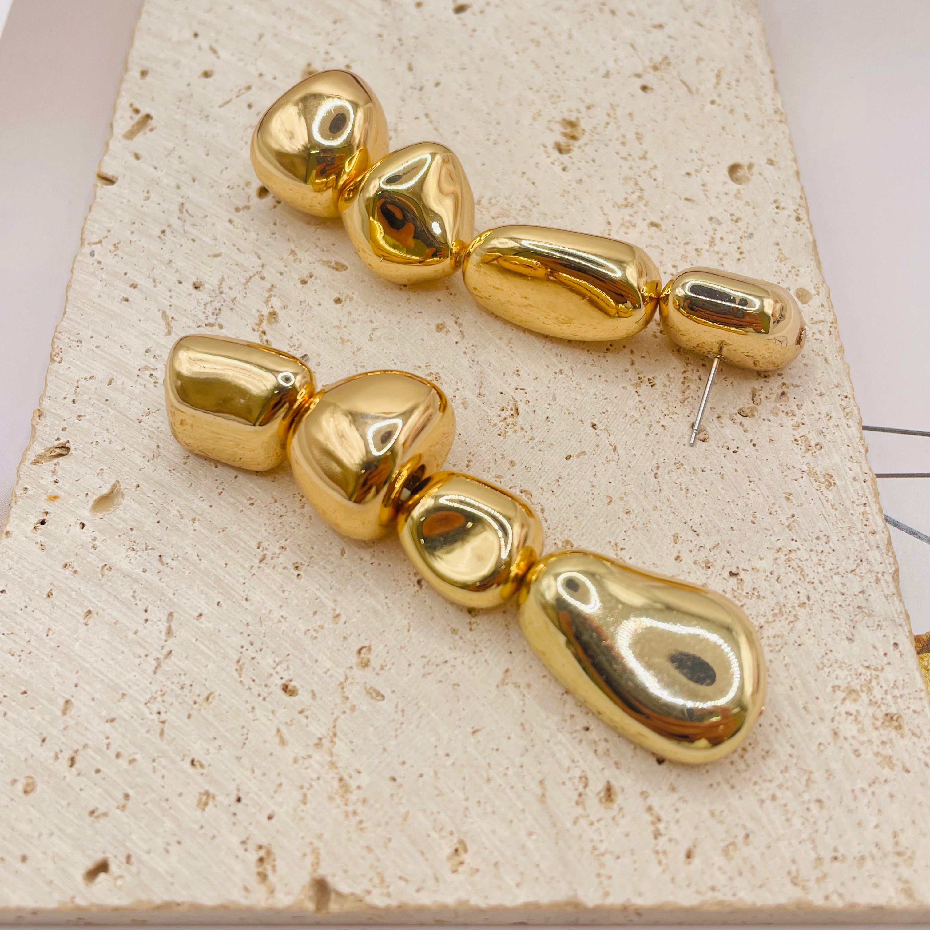 JI JOYA VENTA AL POR MAYOR|Set de Joyería Dorada Geométrica Irregular - Collar y Aretes de Zinc Dorado para Mujer | Venta al Por Mayor