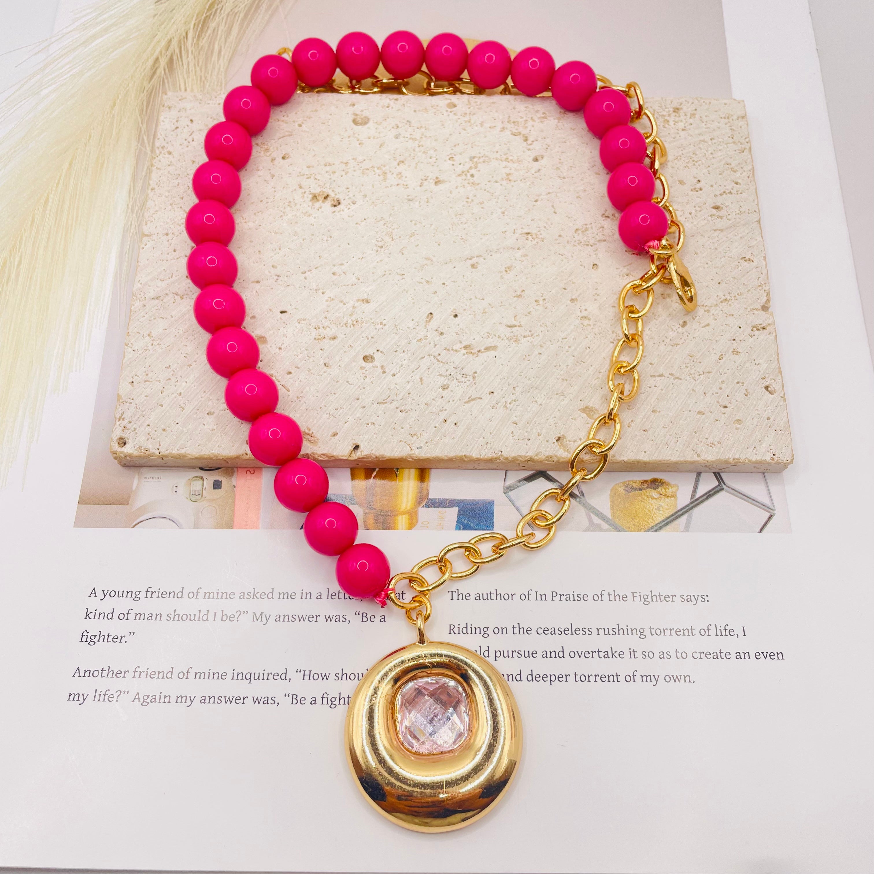 JI JOYA VENTA AL POR MAYOR|Collar Mayorista de Moda con Dije de Piedra & Cadena de Perlas, 2 Colores Disponibles (Rosa y Azul) - Joyería de Aleación de Zinc para Tiendas