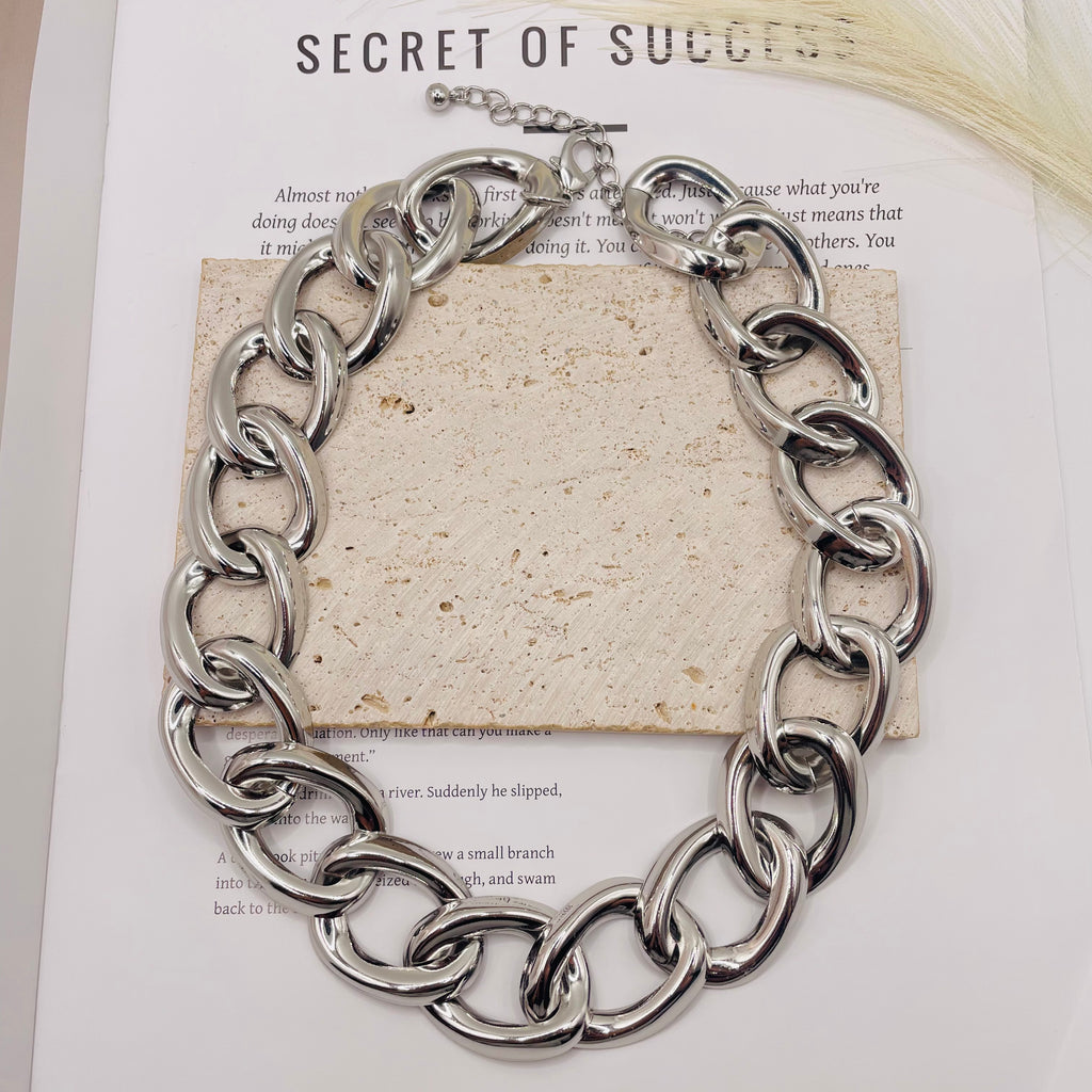Mayorista: Collar de Eslabones Grandes Gruesos, Diseño Minimalista Moderno, Cadena de Moda en Dorado y Plateado para Mujer
