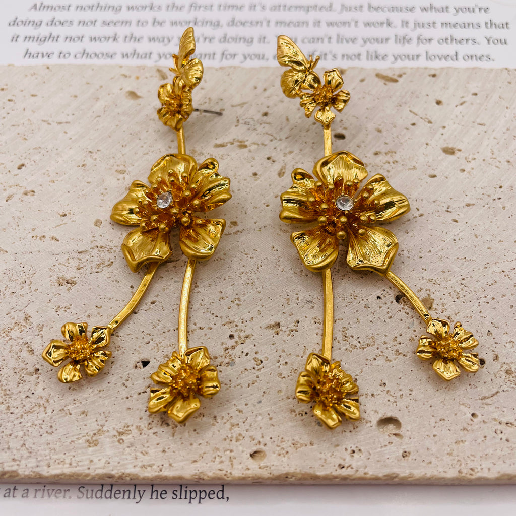 JI JOYA VENTA AL POR MAYORConjunto de Joyería de Flores Doradas con Mariposa y Circonita | Resistente al Deslustre, para Mujer, Venta al Por Mayor
