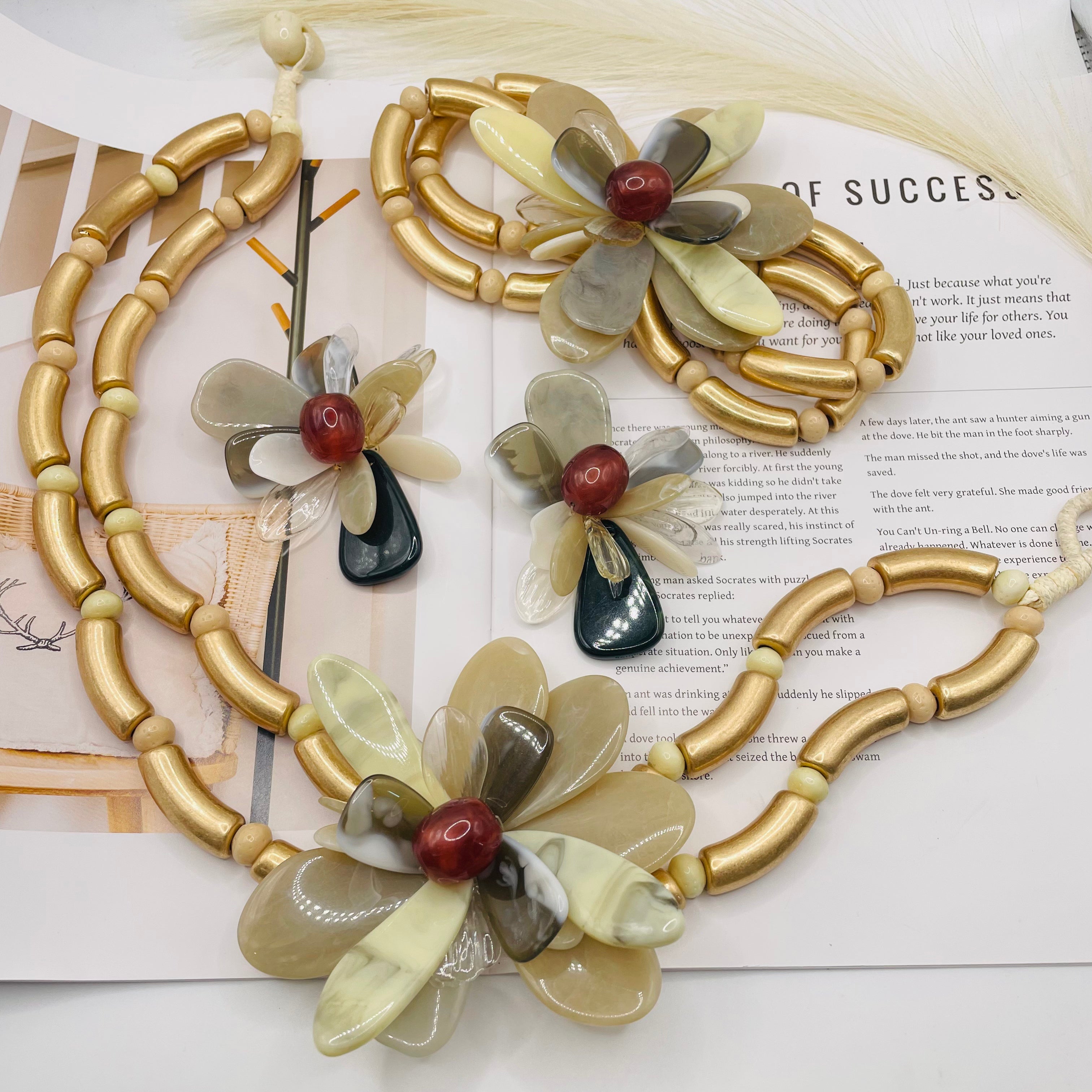 JI JOYA VENTA AL POR MAYOR,Traje con estilo de flores grandes exagerado y de moda.