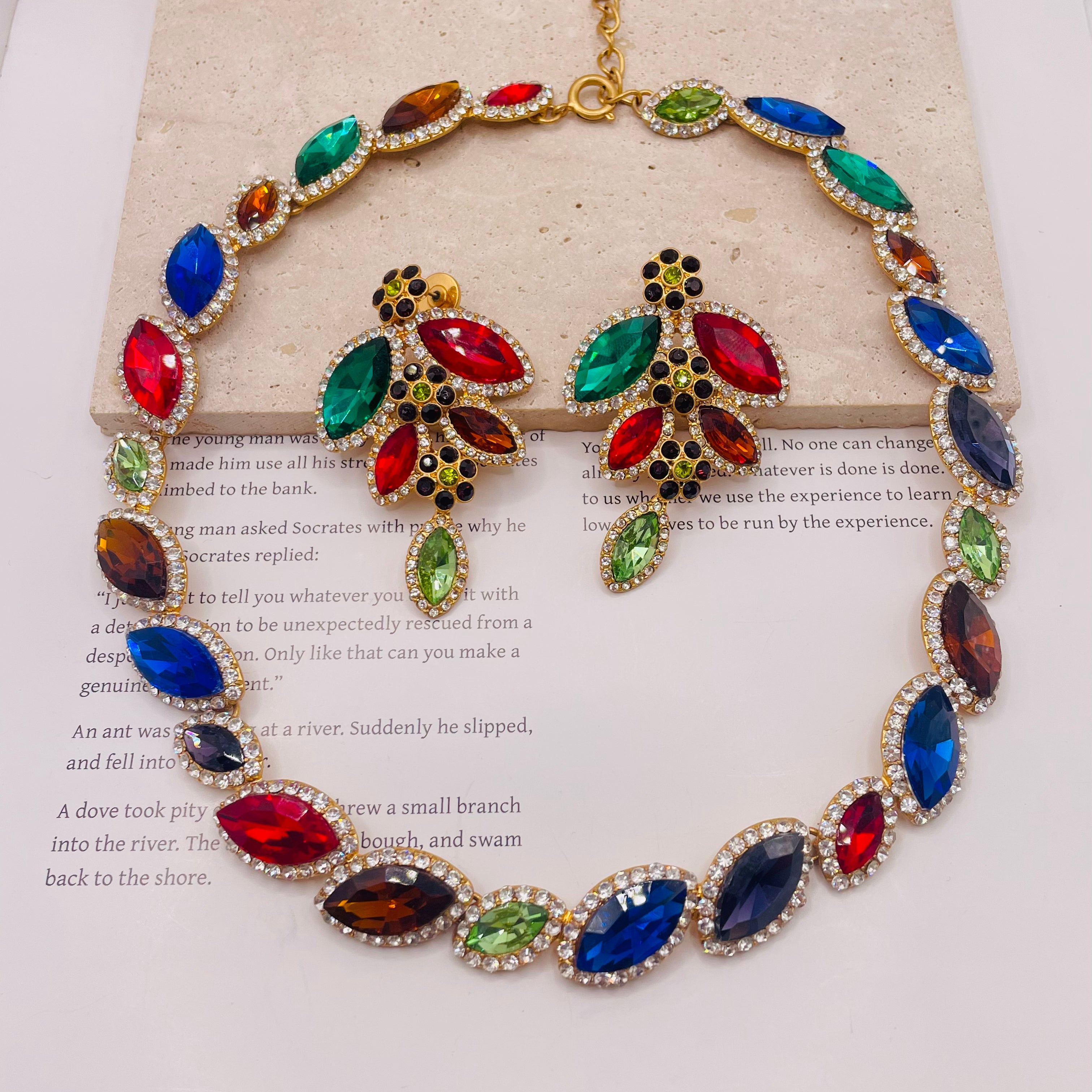 JI JEWELRY WHOLESALE,Colored gemstones combined with small diamond necklaces are a must-have for parties.