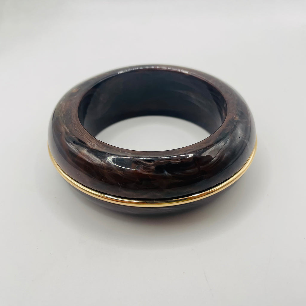 JI JOYA VENTA AL POR MAYOR|Pulsera Ancha de Resina con Detalle Dorado, Accesorio de Moda para Mujer, Pedidos al Por Mayor B2B