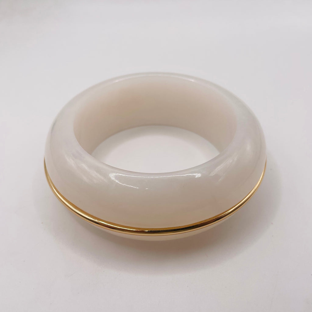 JI JOYA VENTA AL POR MAYOR|Pulsera Ancha de Resina con Detalle Dorado, Accesorio de Moda para Mujer, Pedidos al Por Mayor B2B