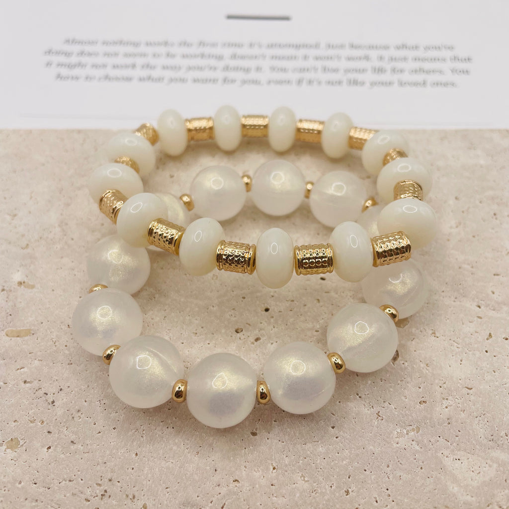 JI JOYA VENTA AL POR MAYOR|Pulsera de Cuentas Elegante de Resina con Accesorios Dorados | Venta al Mayorista 2 Colores