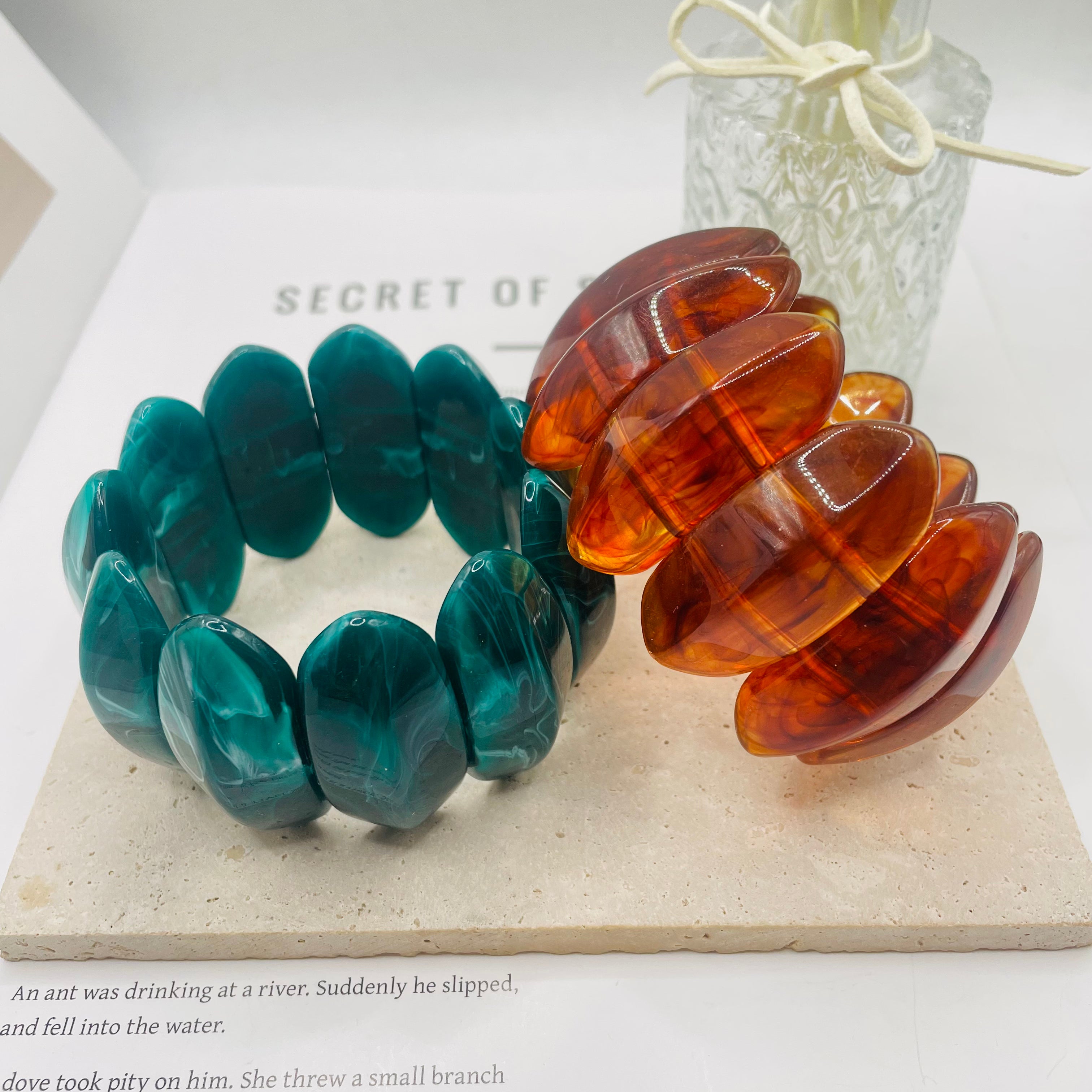JI JOYA VENTA AL POR MAYOR|Pulsera elástica de resina con vetas marmoleadas, diseño irregular, accesorio de moda al por mayor